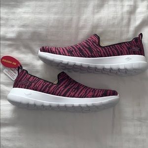 Brand New Sketchers Go Walk Joy